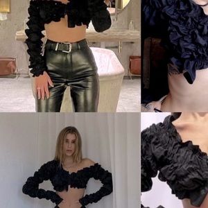 NWOT Cult Naked size XXS black Cloud Cropped Top